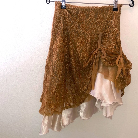 Guess Jeans Elegant Laced Skirt - Picture 1 of 5